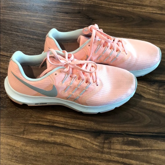 Nike Shoes - Nike Run Swift tennis shoes